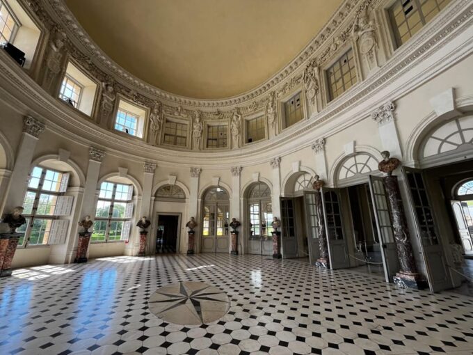 Vaux-Le-Vicomte - Private Tour With Official Licensed Guide - Frequently Asked Questions