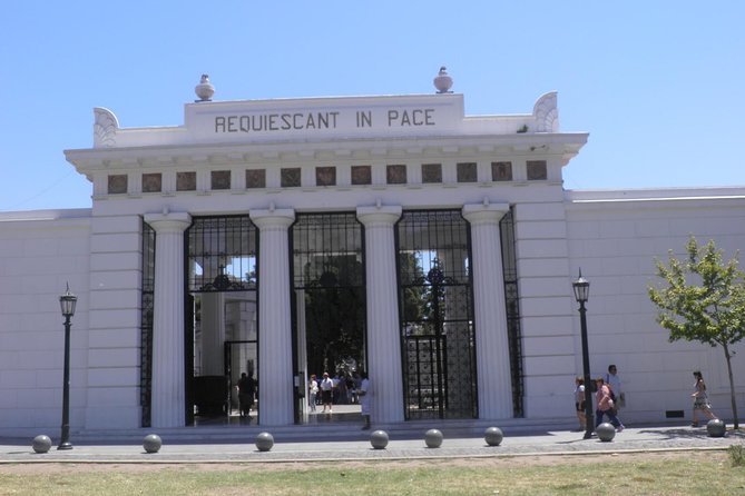 A Step Into History and Arquitecture Around Recoleta Cemetery - Good To Know