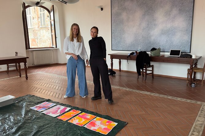 Abstract Painting at the Artist Home ( With a View (!) - Good To Know