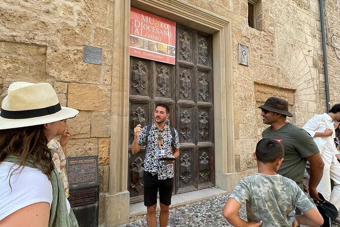 Alghero: Walking Tour With Bilingual Local Guide - Good To Know