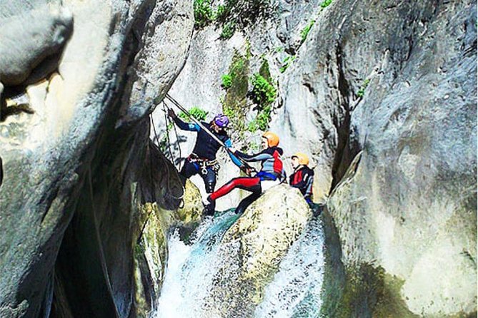 Aquatic Canyoning Near Benidorm. Estret De Les Penyes Bollulla - Good To Know