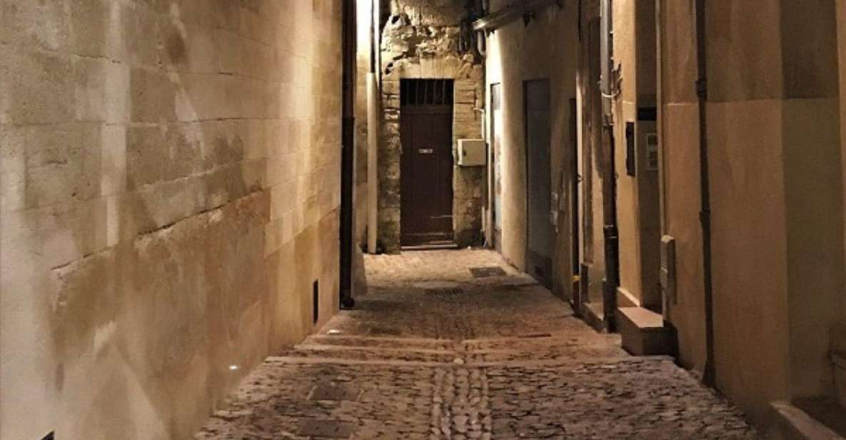 Avignon: The Night Amble Between Bourgeois and Christians - Key Points