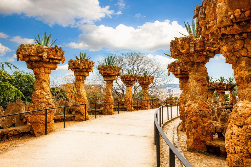 Barcelona: Park Güell Guided Tour With Fast-Track Ticket - Good To Know