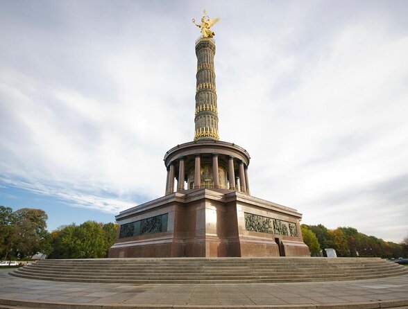 Berlin Shopping & History Shore Excursion From Warnemünde and Rostock Port - Good To Know