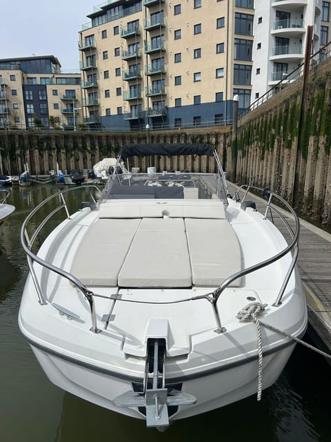 Brighton: Beneteau Flyer Sundeck Private Charter - Good To Know