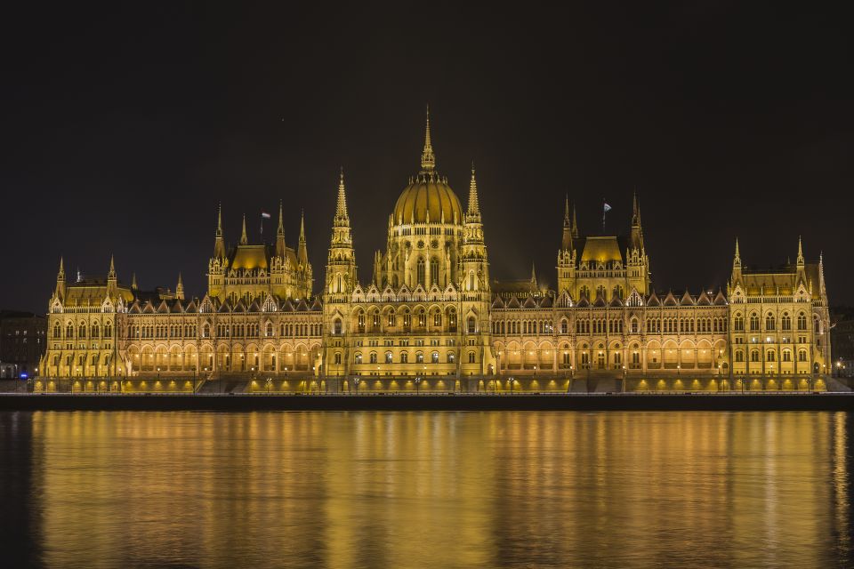 Budapest: 2-Hour Small Group Night Walking Tour - Good To Know