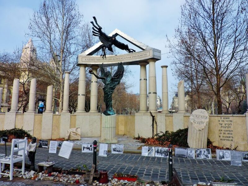 Budapest: 3-Hour Walking Tour About Communism (Small Group) - Meeting Point Details