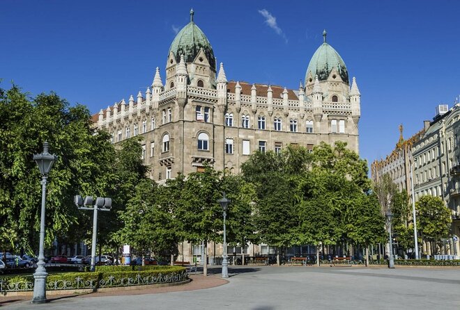 Budapest Christmas Walking Tour With Basilica Entry - Good To Know