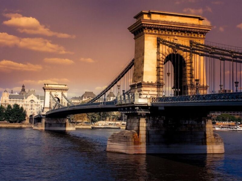 Budapest: Danube River Sightseeing Cruise With Audio Guide - Good To Know