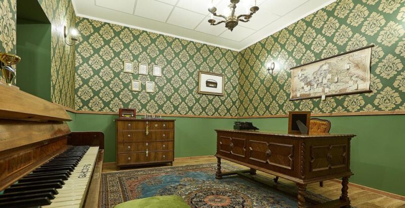 Budapest: Escape Room Game, Sherlock Case - Good To Know