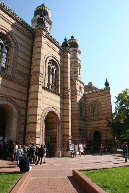 Budapest: Jewish Heritage Guided Tour With Synagogue Ticket - Good To Know