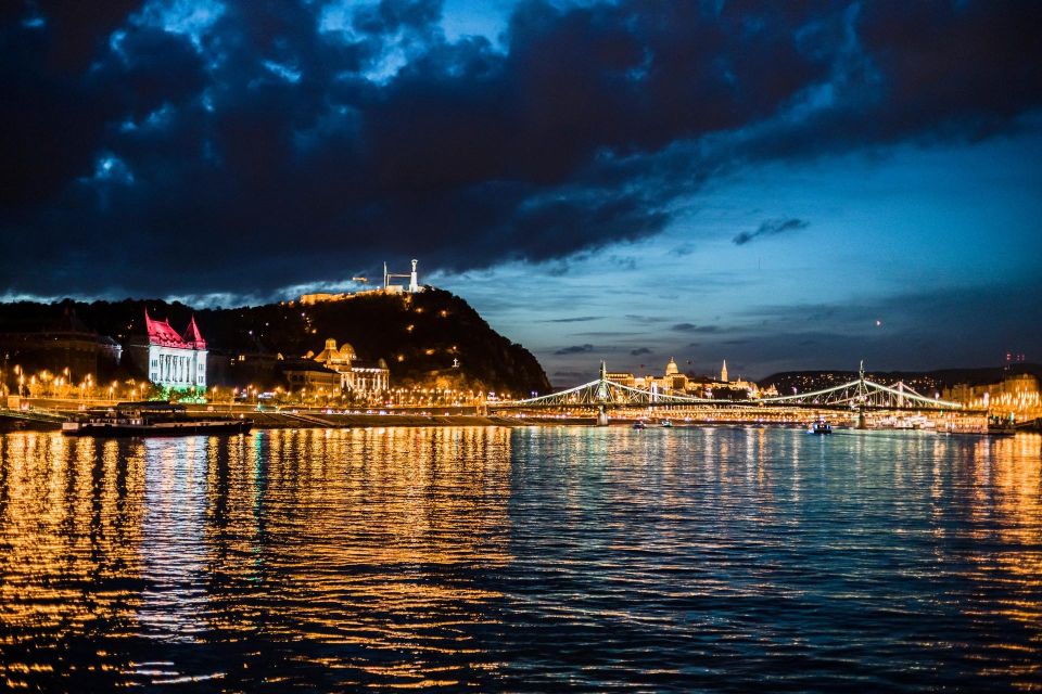 Budapest: Premium Evening Cruise With Tokaj Frizzante - Overview and Pricing