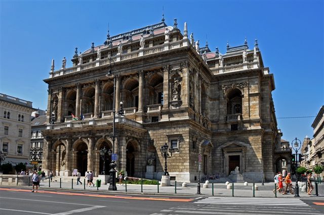 Budapest: Private 4-Hour Guided Walking Tour - Good To Know