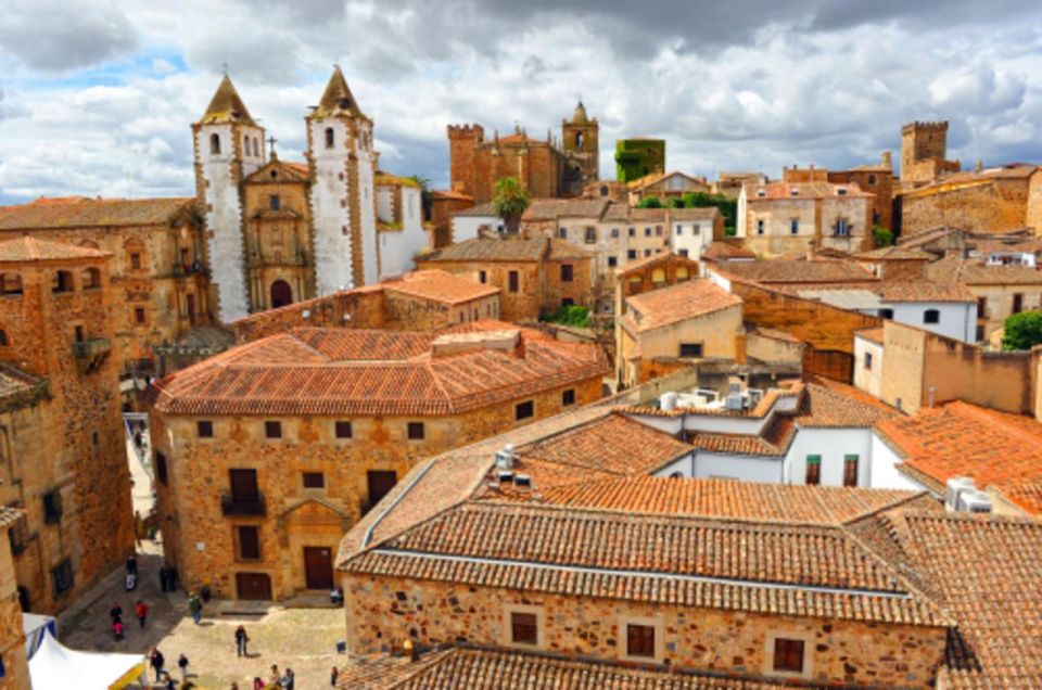 Cáceres: Guided Tour + Entrance to Monuments + Tasting - Good To Know