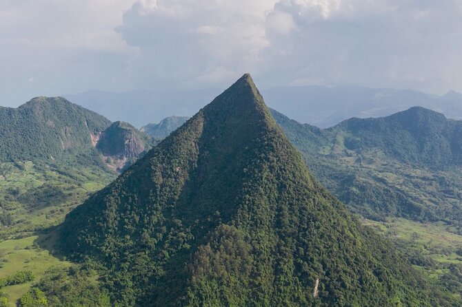 Climb The Tallest Natural Pyramid on Earth! TUSA MOUNTAIN HILL. - Good To Know