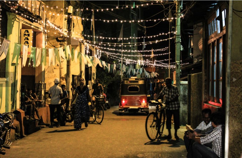 Colombo: Private Nighttime Biking Tour With Snacks - Good To Know