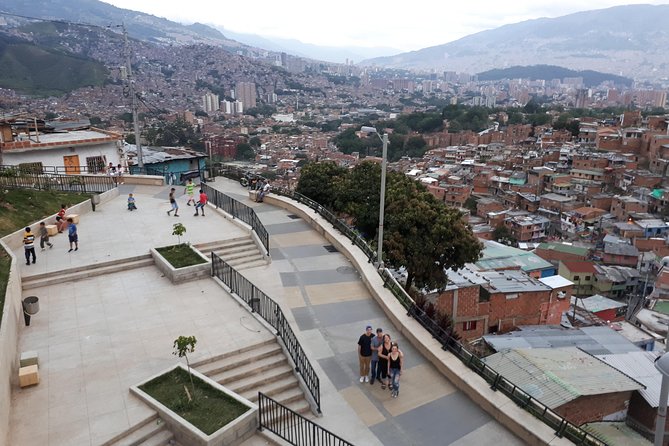 Comuna 13 Private Guided Tour in Medellin
