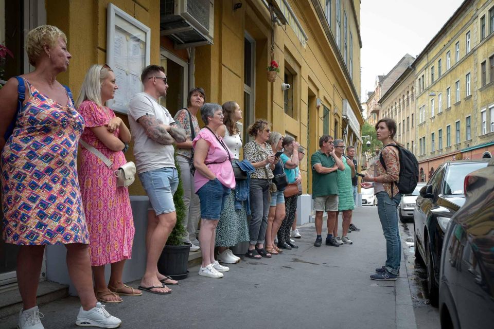 Dutch-Language Walking Tour With Gastronomy in the Old Town - Good To Know