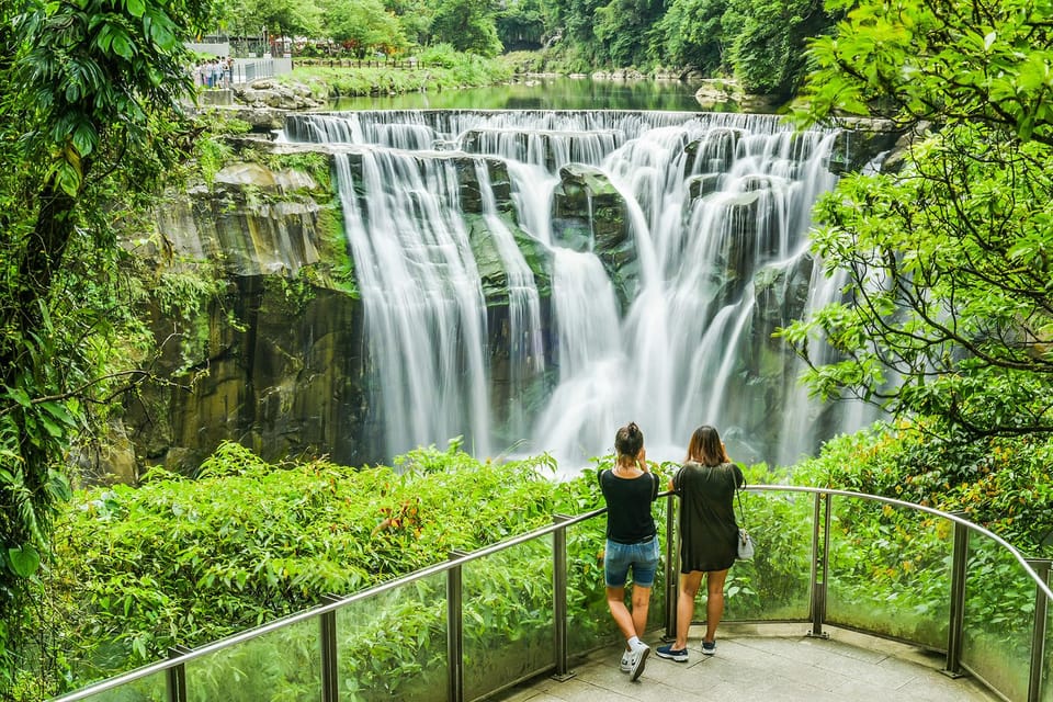 🏮Discover Taiwans Charms: Jiufen & Shifen Private Day Tour - Key Points