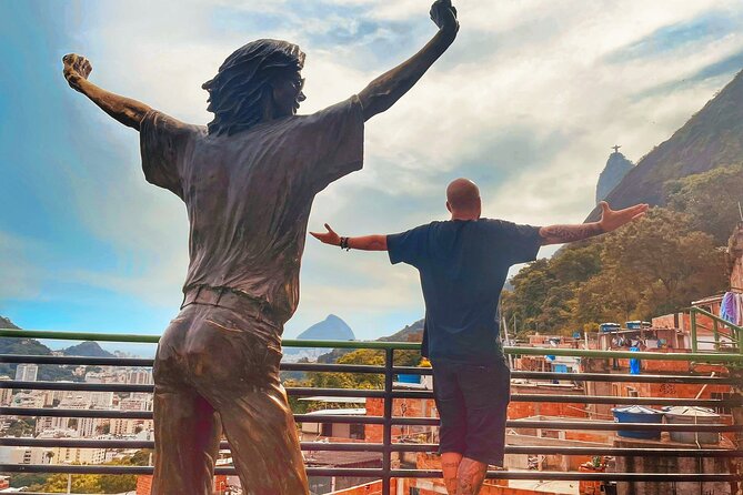 Favela Tour -The Path of Michael Jackson in Rio - Good To Know