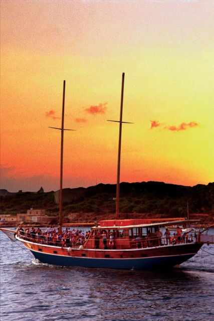 Fernandes Sunset Cruise Including Dinner With Open Bar - Overview of the Experience