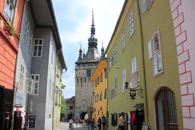 Fortified Church of Viscri and Sighisoara in Spanish (Native Spanish Guide). - Good To Know