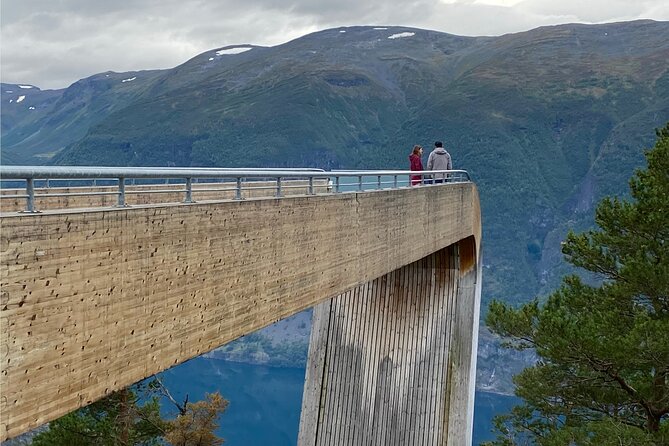 From Flåm, Stegastein, Snowy Road, Lærdal & Borgund Stave Church - Key Points