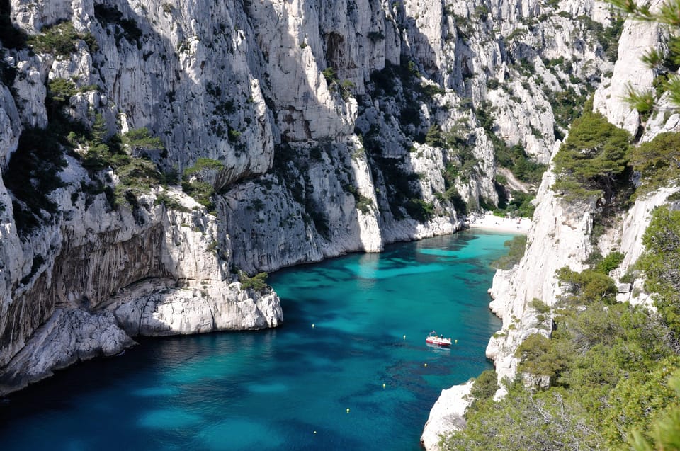 From Marseille: Iconic Calanques Boat Tour With Snorkeling - Key Points