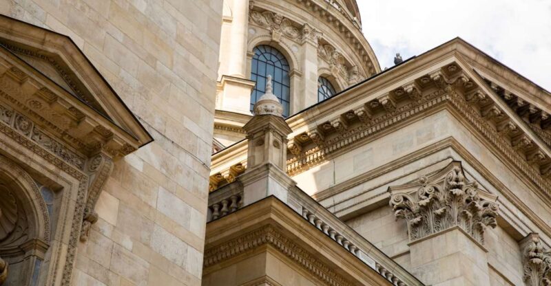 Full Day Budapest City Tour With Lunch, Wine & Dessert - Good To Know