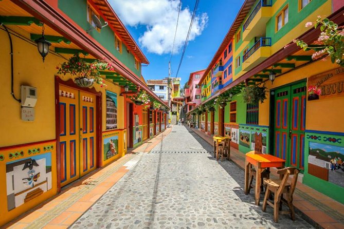 Full-Day Private Guatape Coffee Villa Tour From Medellin - Good To Know