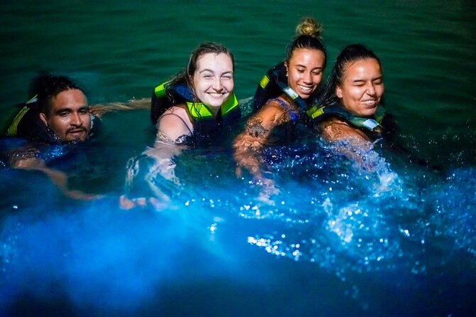 Full-Day Tour Baru - National Aviary and Playa Blanca + Bioluminescent Plankton - Good To Know