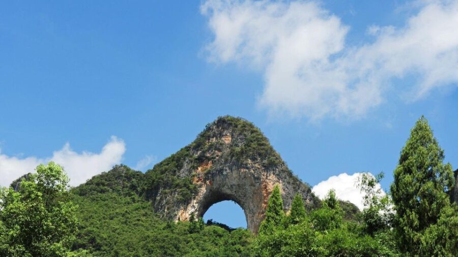 Guilin: Li River Cruise to Yangshuo Full-Day Private Tour