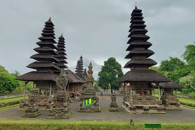 Half-Day Private Tour to Tanah Lot and Bali Royal Temple - Tour Overview