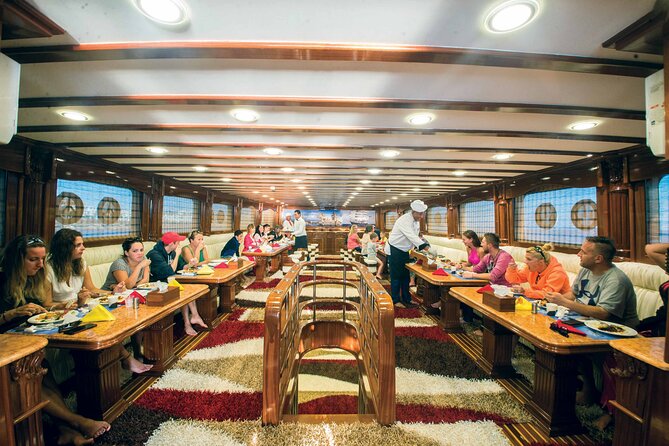 Hurghada: Elite VIP Cruise With Seafood and BBQ Buffet Lunch - Experience Overview