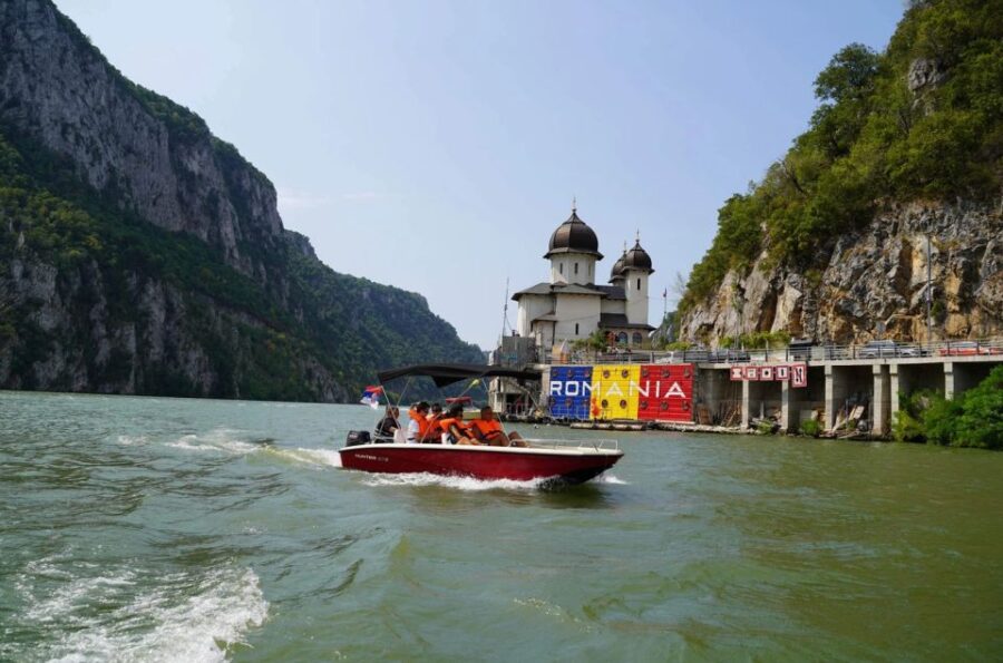 Iron Gate: Golubac Fortress, Lepenski Vir and Boat Cruise