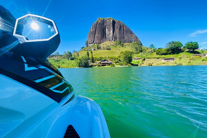 Jet Ski in Guatapé Antioquia - Good To Know