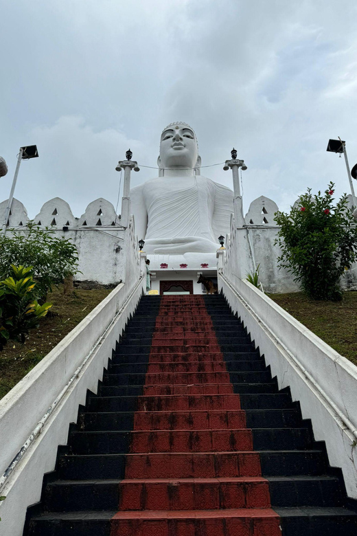 Kandy: Private Guided Tour With Local Highlights by Tuk Tuk - Good To Know