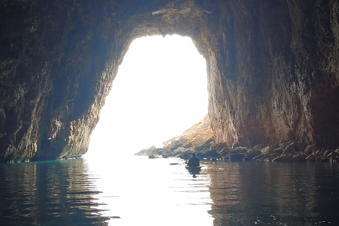 Kayak Denia Between Caves