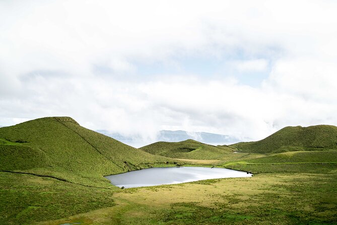 Lakes and Volcanoes Private Jeep Tour (Full Day)