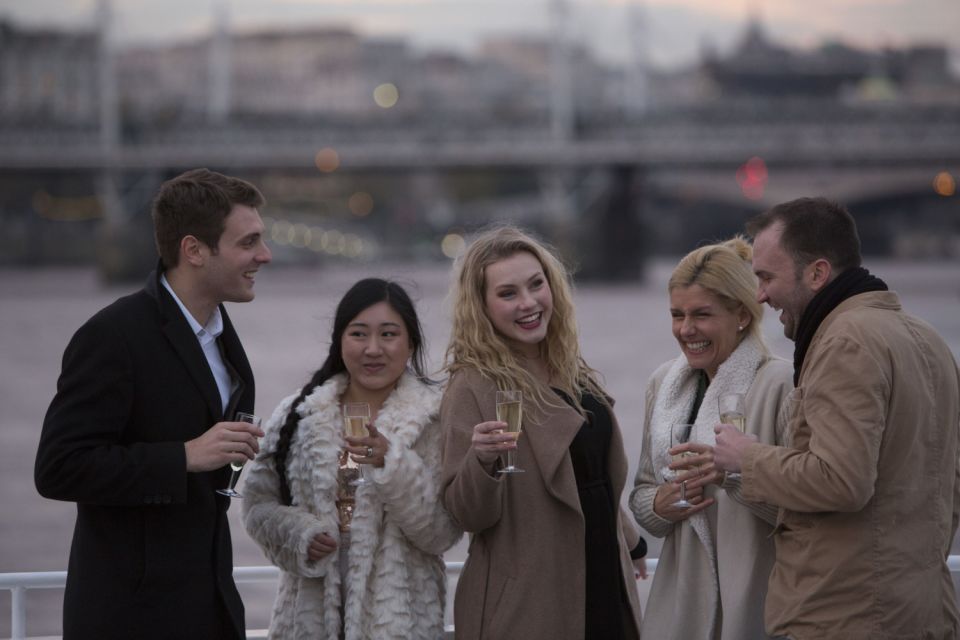 London: River Thames Evening Cruise With Bubbly and Canapés - Good To Know