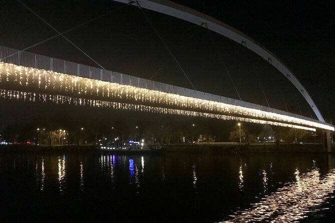 Maastricht Christmas Evening Sightseeing Tour - Good To Know