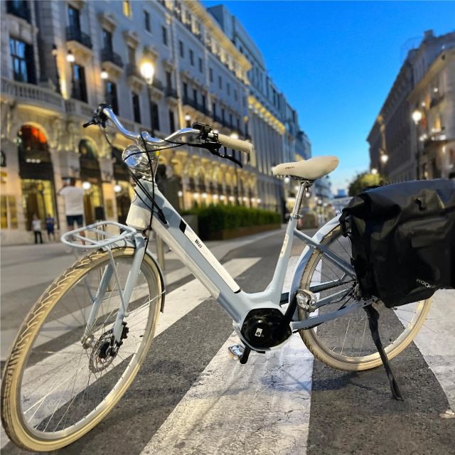 Madrid: Vintage Bike Rental With Tourist Map - Good To Know