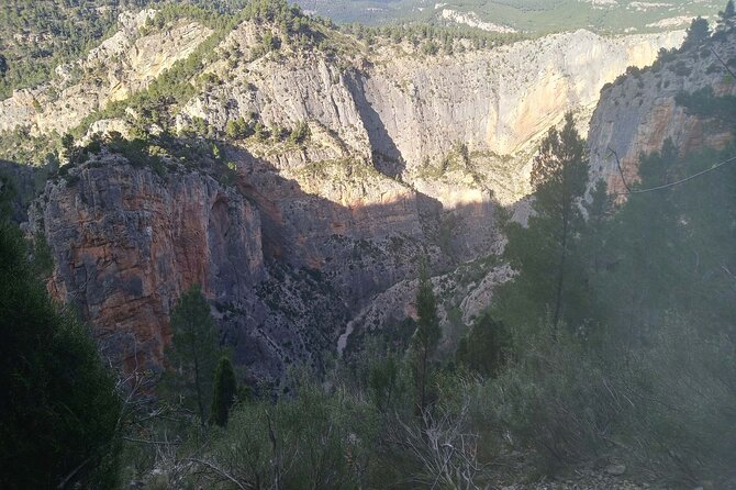 Montanejos Village Thermal Springs and Hiking Tour  - Valencia - Overview of Montanejos