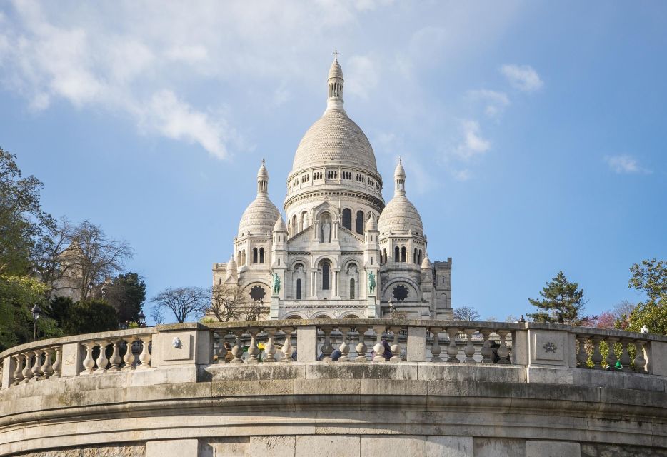 Montmartre Walking Tour in English - Key Points