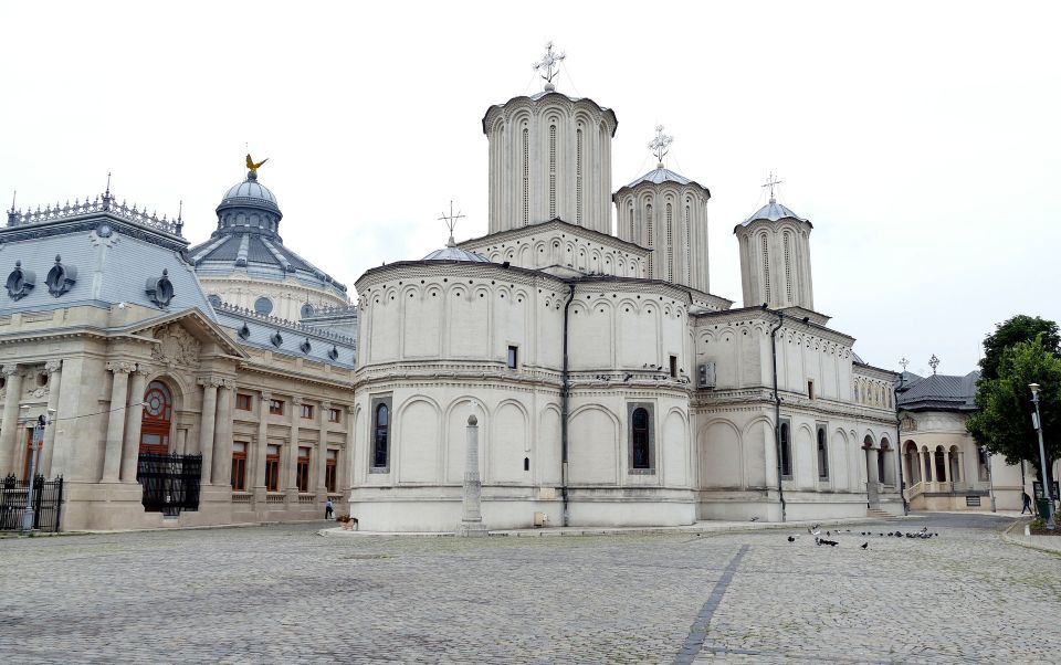 Museums and Galleries Walking Tour in Bucharest - Good To Know