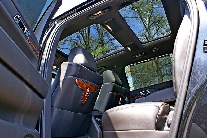 One-Way Private Luxury OHare Airport Curbside Transfer by Sedan - Overview of the Service