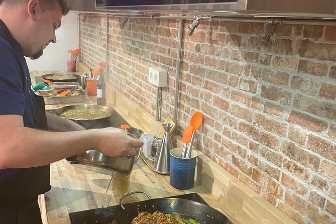 Paella Cooking Class (with Basque Sangria) in Bilbao - Class Overview