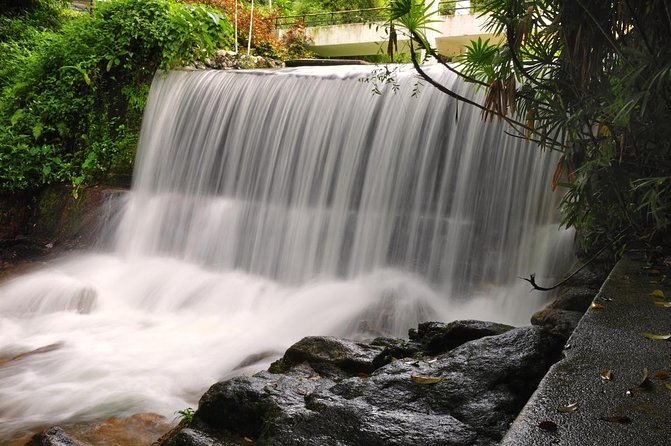 Penang Hill(FastLane),Ferringhi Beach,Botanic Garden & Kek Lok Si - Good To Know