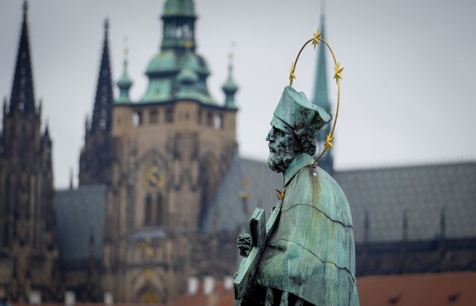 Prague: Old Town Highlights & Hidden Gems Guided Tour - Good To Know