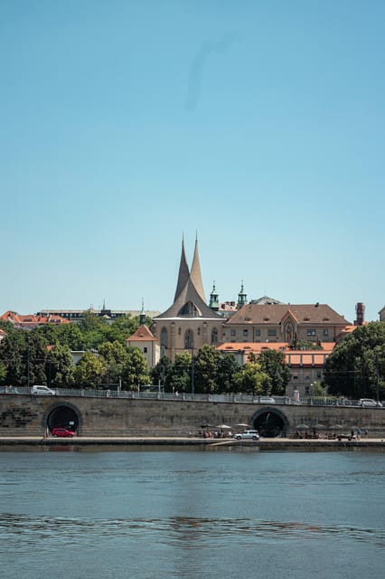 PRAGUE PRIVATE BOOZE CRUISE - Good To Know